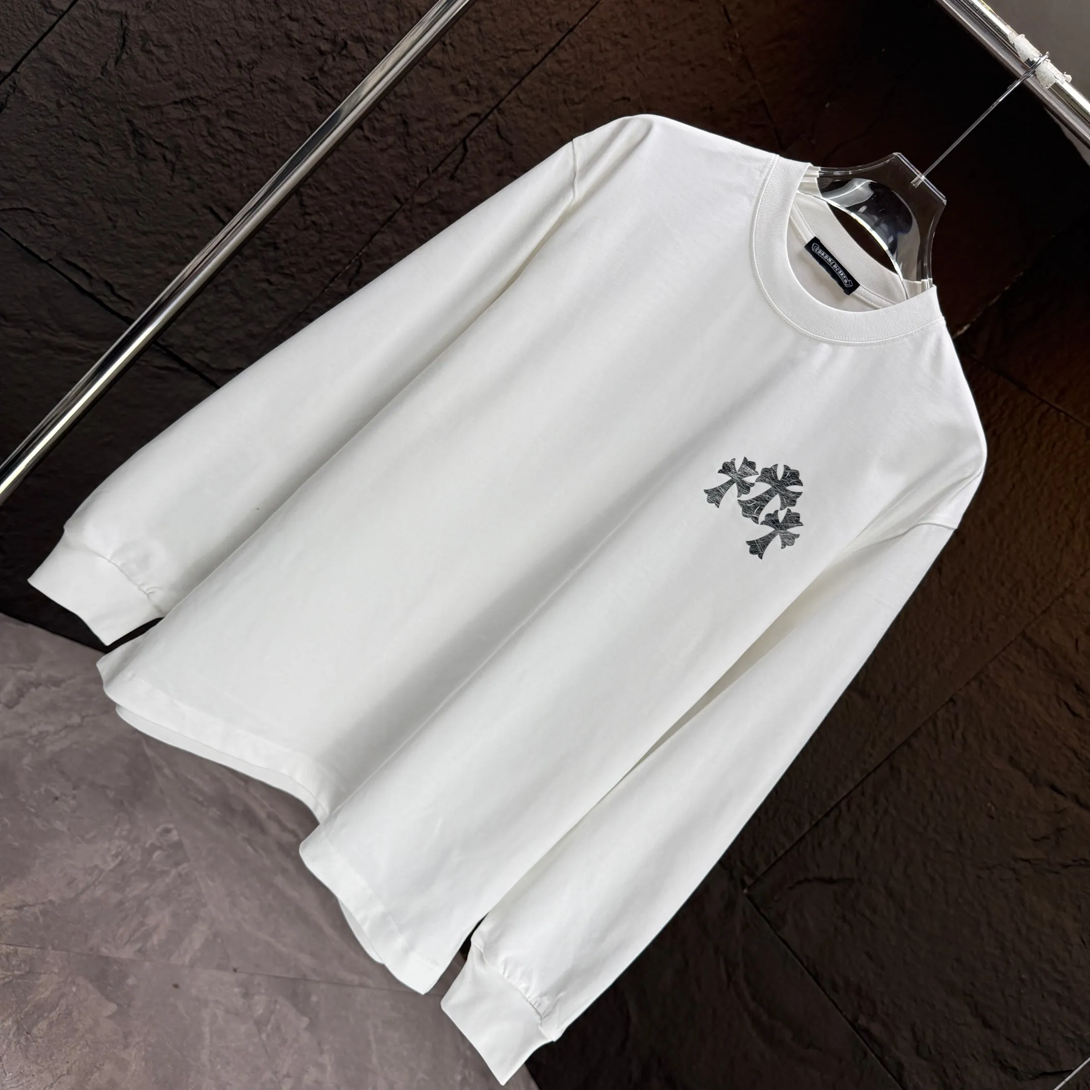 🅿️230 CH* Crow Heart* 2025 autumn and winter new thick long-sleeved T-shirt 320g pure cotton Sanskrit cross logo silver thread Color: Black White Angora Red Size: S M L XL